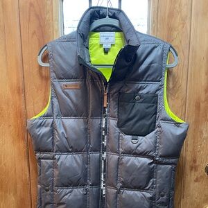 EUC Obermeyer Men’s Size Small Vest - worn twice.
